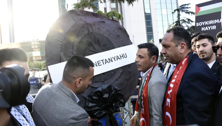 CHP İstanbul İl Örgütü, İsrail saldırılarını protesto etti