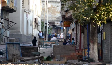 Kobani Eylemlerinde 2 Polis Şehit Oldu, 35 Kişi Hayatını Kaybetti