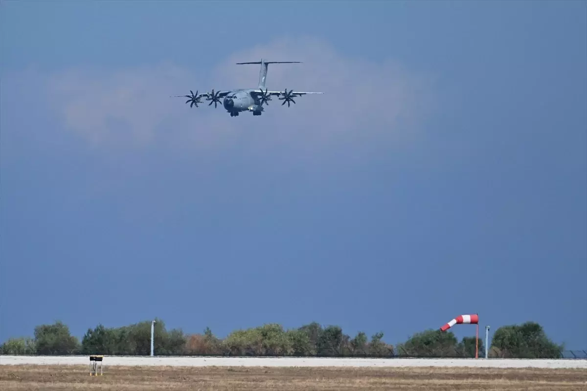 Türkiye’den Lübnan’a İnsani Yardım Uçağı Ulaştı