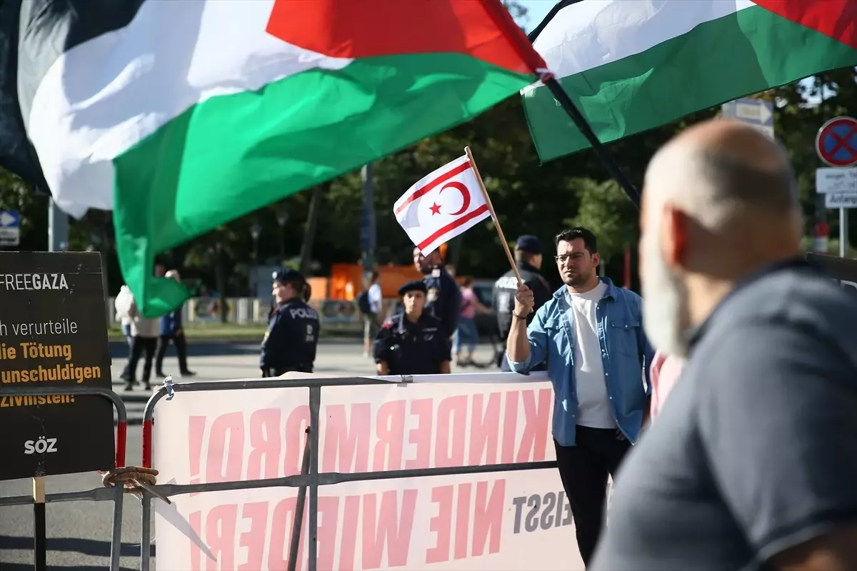 Viyana’da Filistin Destekçileri Protesto Düzenledi