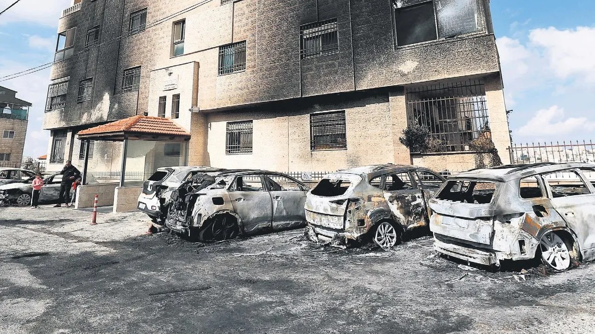 Yahudi sivil teröristler araçları ve tarlaları yaktı